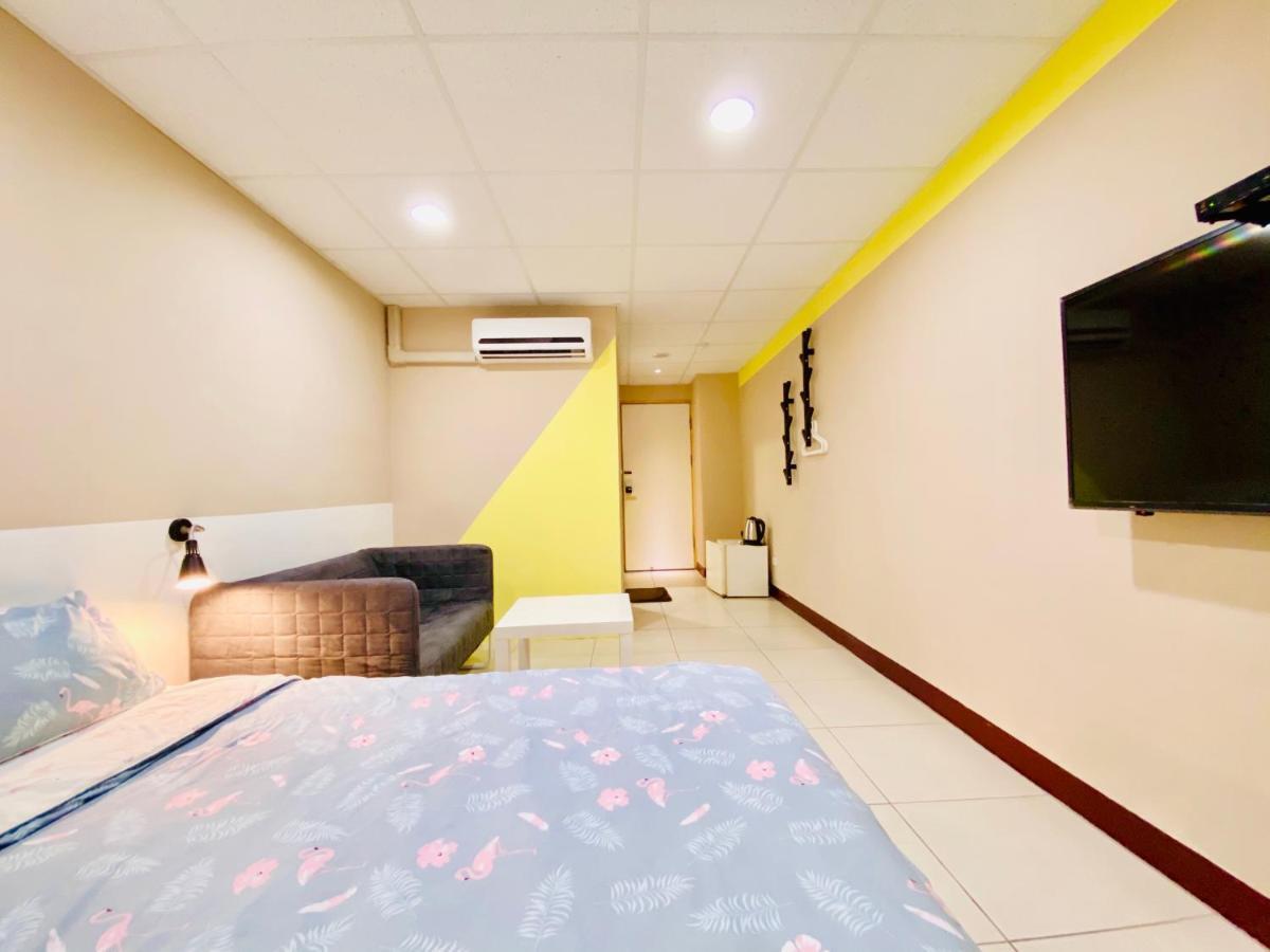 Wei Yang Guest House Tainan Bagian luar foto